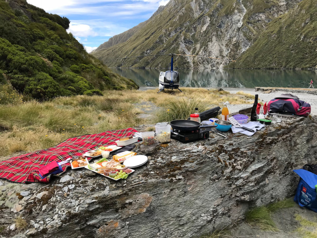 highland-bbq-flight-pacakge-wanaka-helicotpers