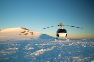 winter-alpine-helicopter-snow-flights