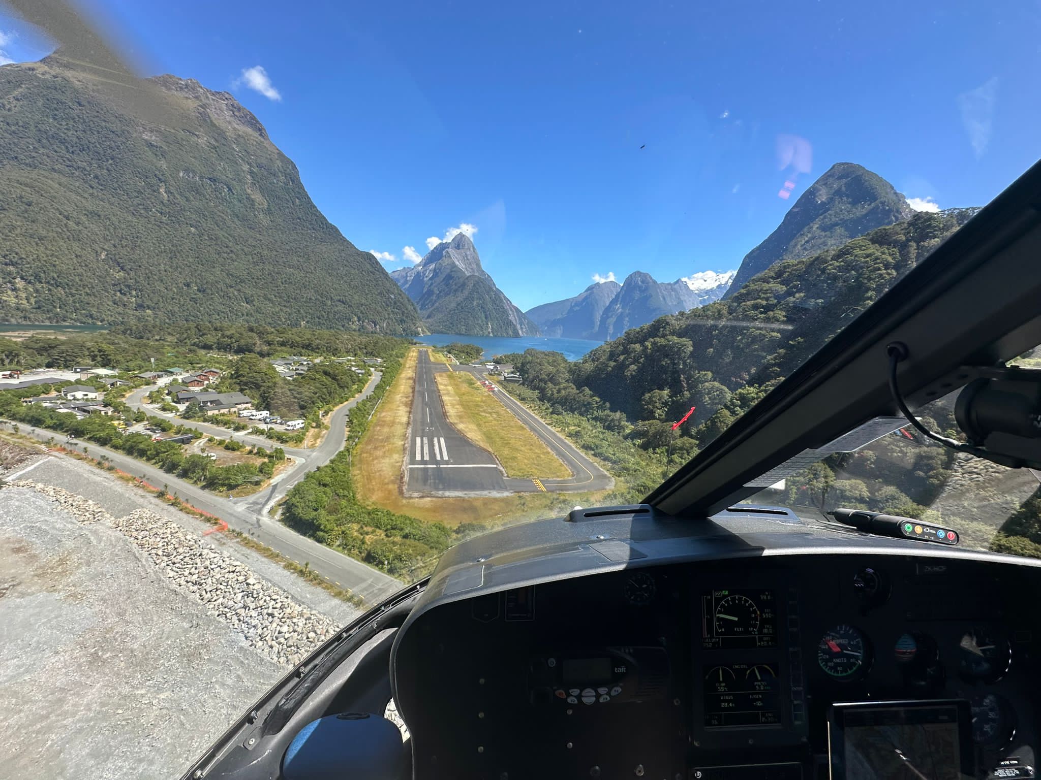 Charter Milford Sound